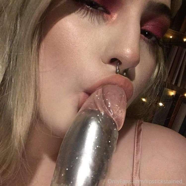 lipstickstained_ image #3
