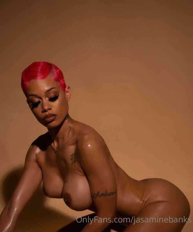 Goodmorning my luvs dm me if u wanna give me some money to m..