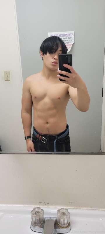 Here is some fun in the workplace bathroom I had 🤭 What do y..
