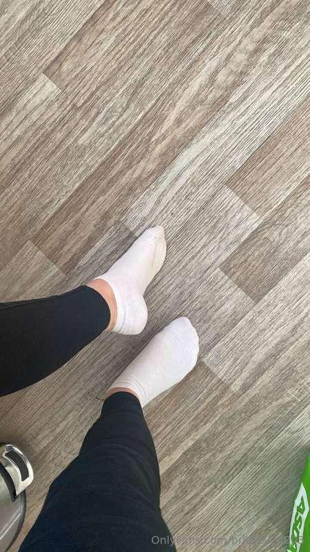 Who's brave enough to take my socks off😈