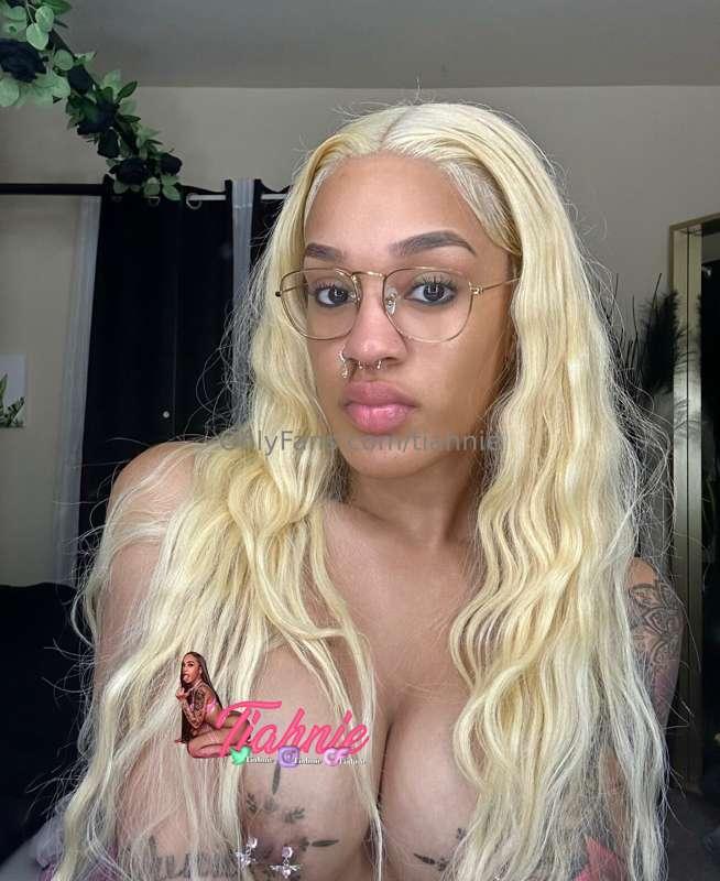 Can you nut on my titts and glasses ?🫣🥰💦