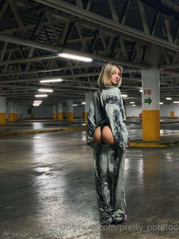 Every day is a good day to show ass in a public place😆