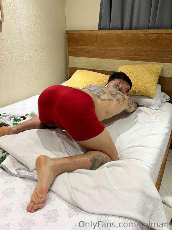 slide daddy, just sent a juicy ass video out in DMs