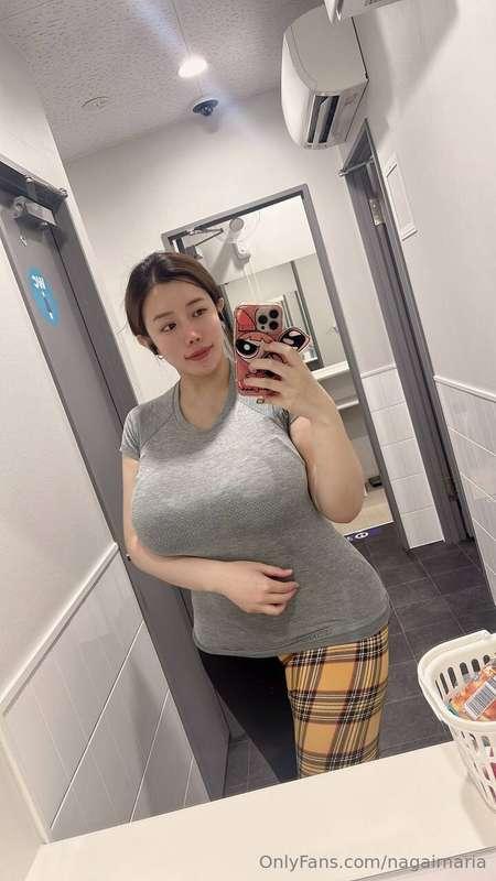 Do you think you can guess where am I right now?💕Send me you..