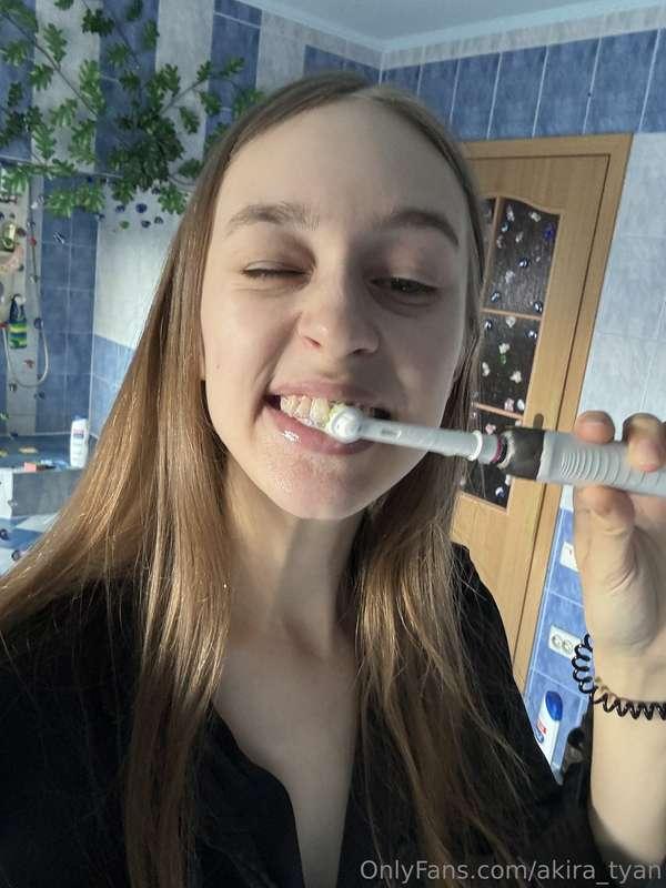Todays first thing to do, was brushing my teeth🥰I think rout..