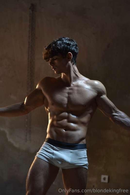 You’ve seen the body — now see what happens when the lights ..