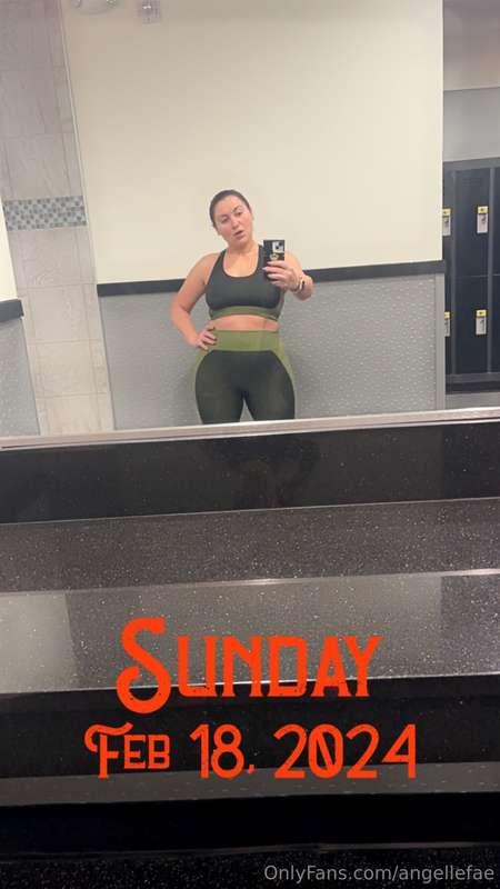 Who’s getting my sweaty gym panties from today? First to tip..