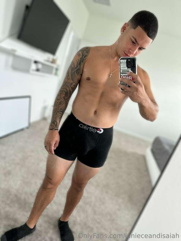 Janiece told me to tell ya'll we made new content 😈 Hold tig..