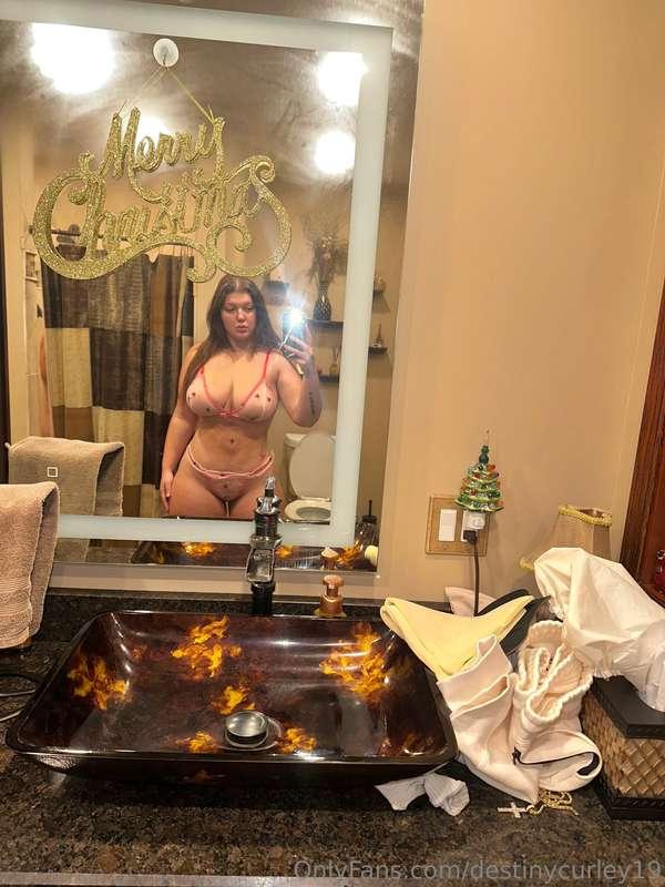 Who's ready for some super hot videos this week 😘