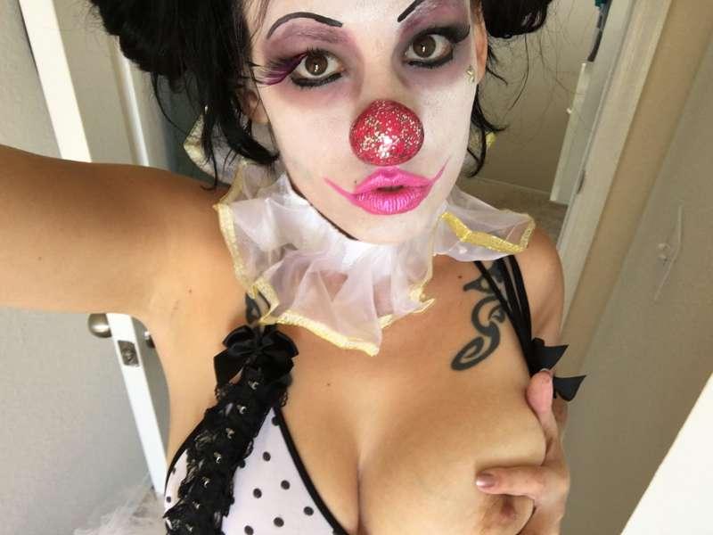 I have suuuch a sexy masterpiece on the way! 🤡