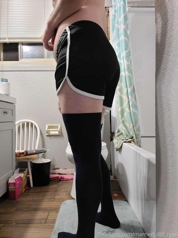 married_dilf_ryan image #3