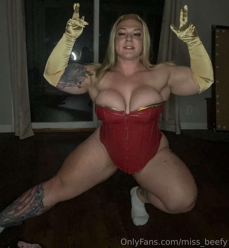 your muscle goddess here to save you 😘😈😇