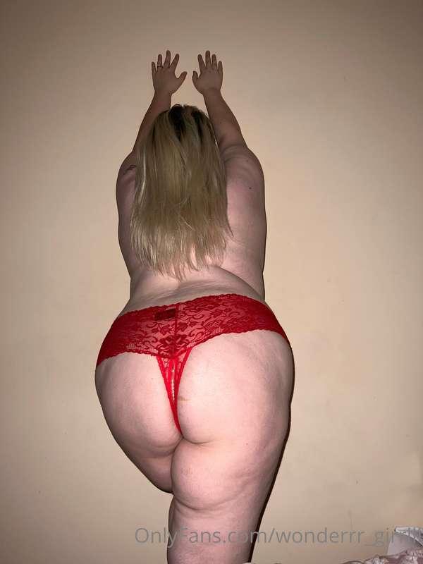 Thick Ass Tuesday 👀😍   Wanna see this sexy thick ass complet..