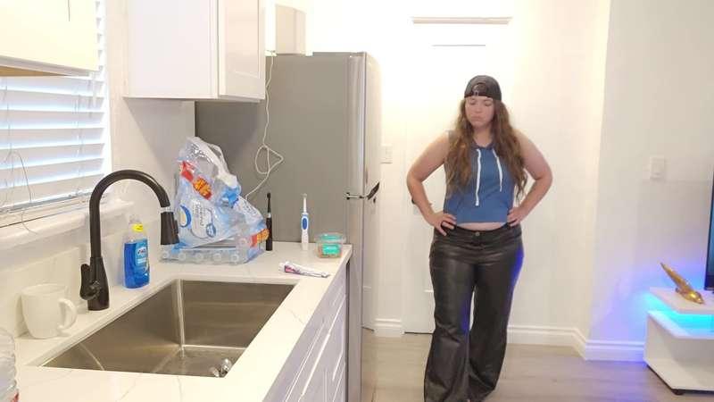 Badass Giantess Shows Off ASMR Custom
