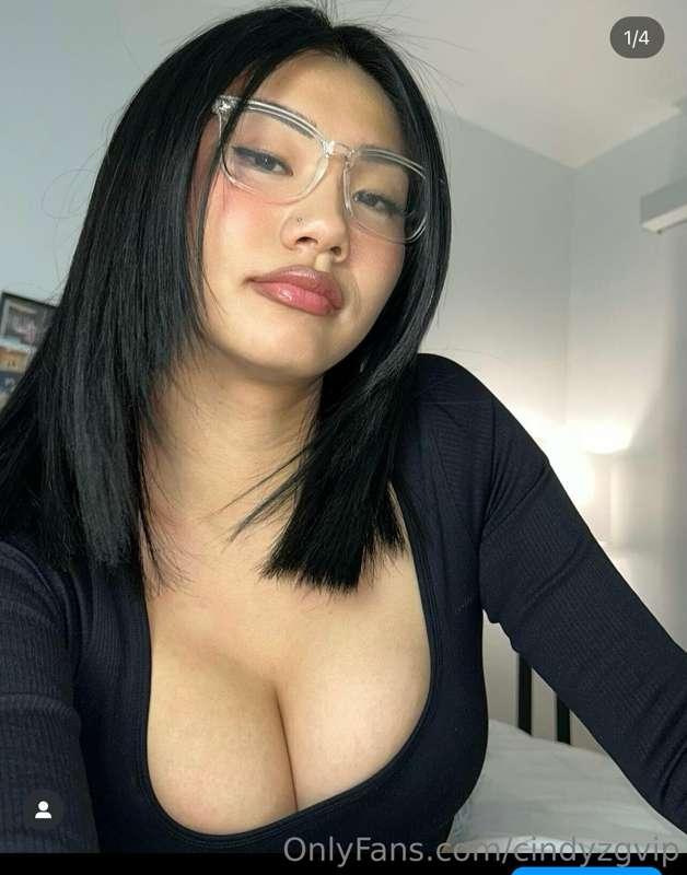 do i look better with glasses on 🤓😏