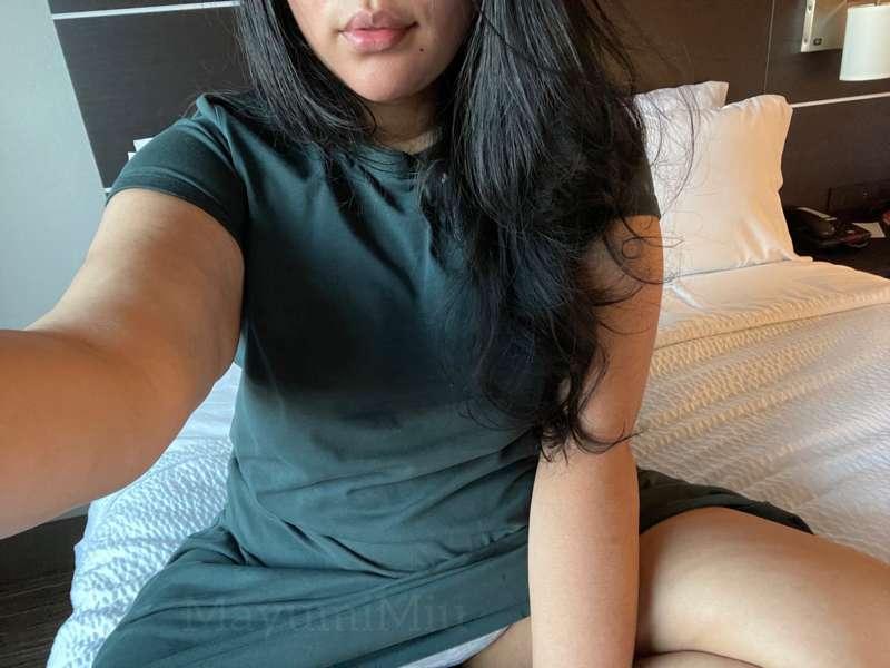 Hotel room shenanigans 😇