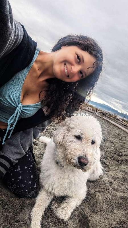 Cool breezy beach days are hard to beat🥰🐕💕💕
