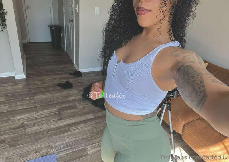 Good morning 😋💚🍀 do yoga with me ? 🤤😋
