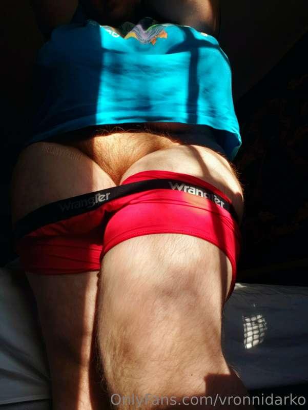 Just enjoying myself in the warm afternoon light ^-^
