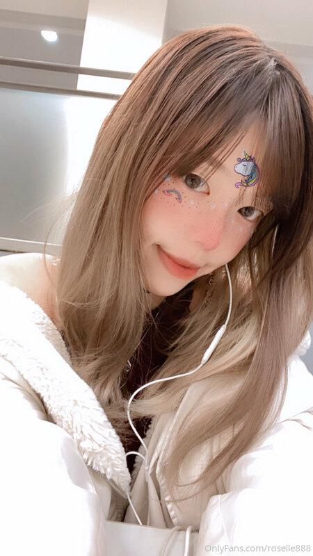 我去上生物課為了要更了解你你的身體😊💕 I’m taking biology class to learn more a..