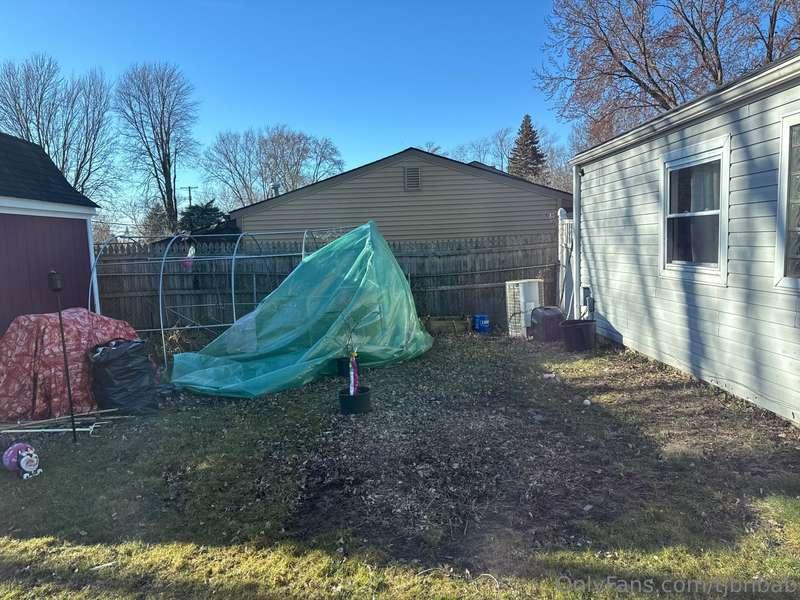 The storm was not so nice to my green house. :(
Need a new o..