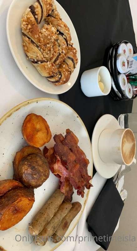 Tip $45 to cover my room service and get a 7 minute voyeur m..