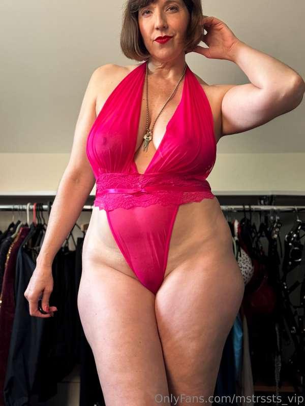 This bodysuit feels illegal ❤️‍🔥