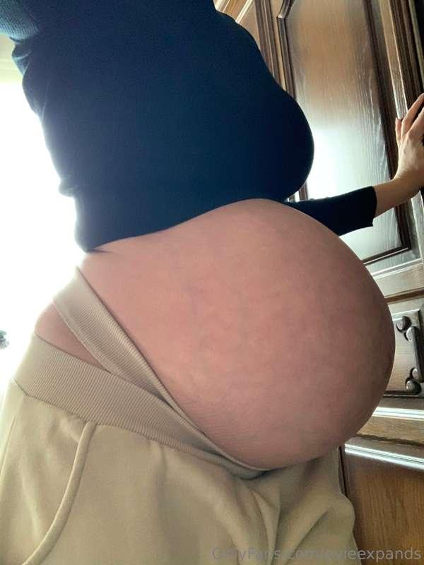 Another day of carrying this heavy swollen belly bulging out..
