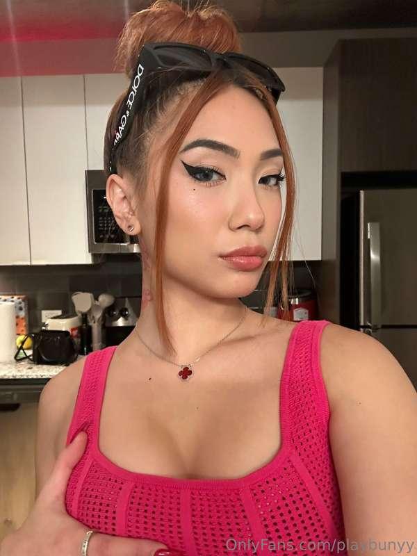 Who else loves staying home, rolling up and watching anime??