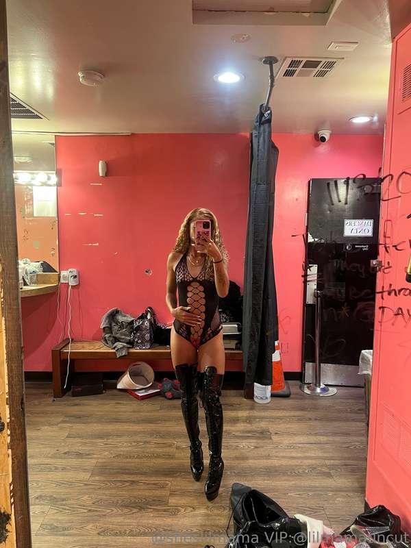 ms.barelylegal image #0