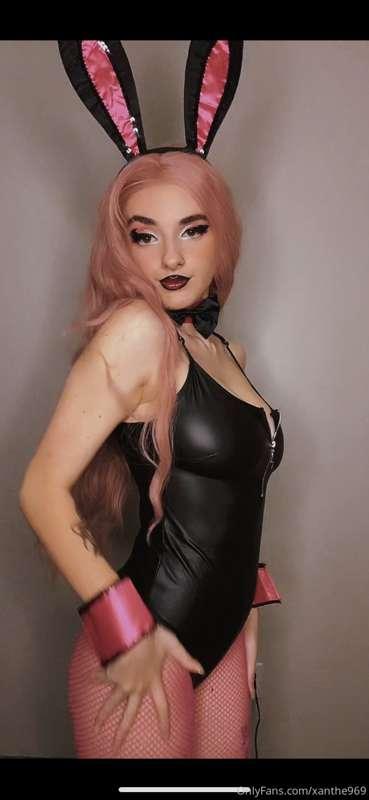 I’ve always wanted to be a playboy bunny 🐰 🖤😘