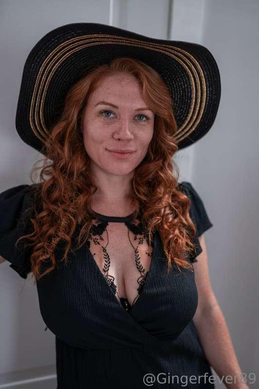 I felt ready to head off to the races in this hat 👒 🐎 ☺️

Wh..