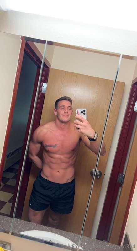 Just Getting my onlyfans started back up about to start drop..