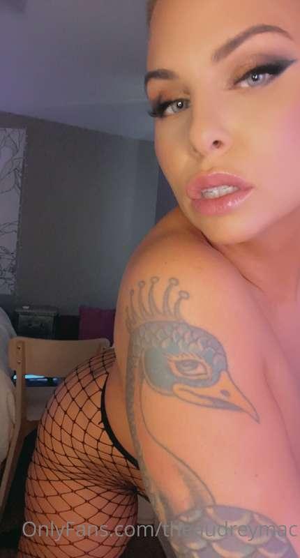 pull my hips back towards your dick... pretty please ;)