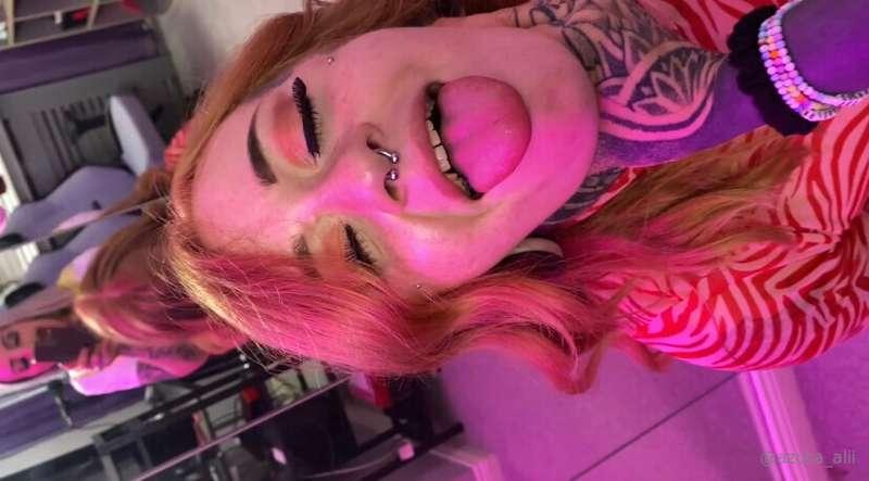Sent out this naughty bundle of videos with my hot tattooed ..