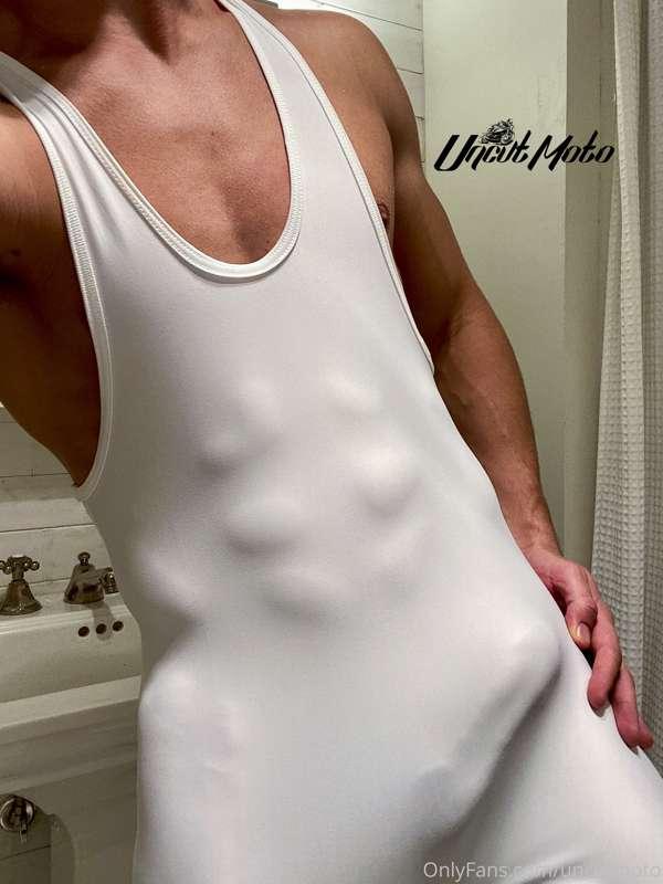 Y'all need to thank Grayson for sending this wrestling singl..