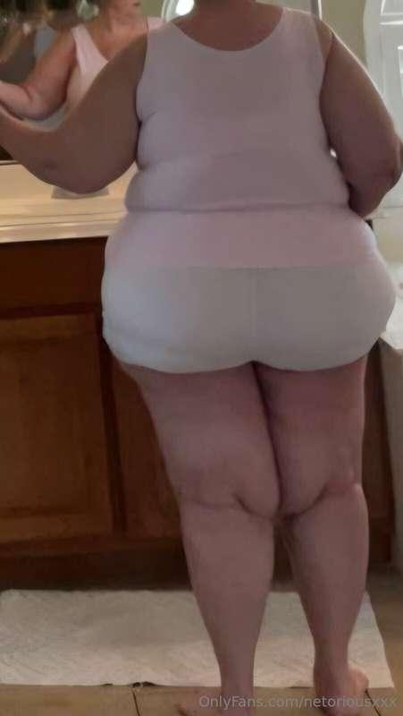 Dressed in a skimpy outfit cumming to see me!