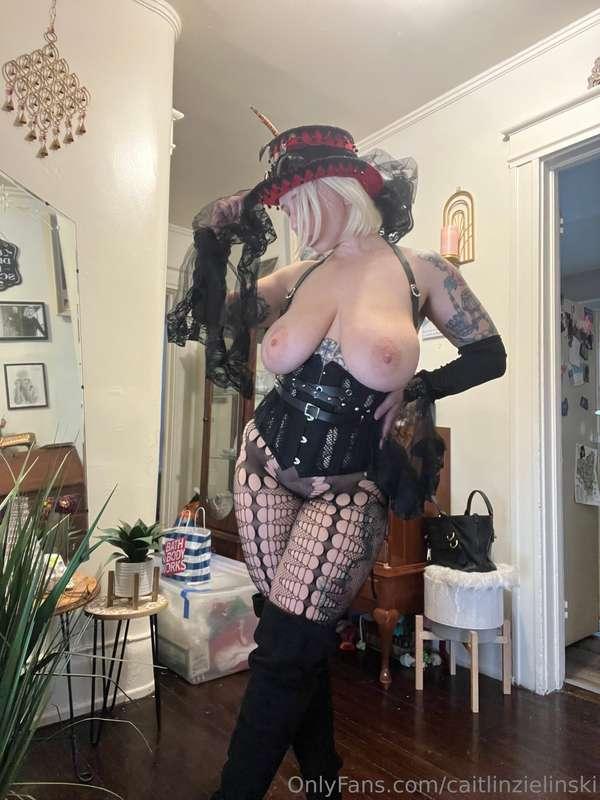Finally got to shoot this steampunk look I’ve had for a coup..