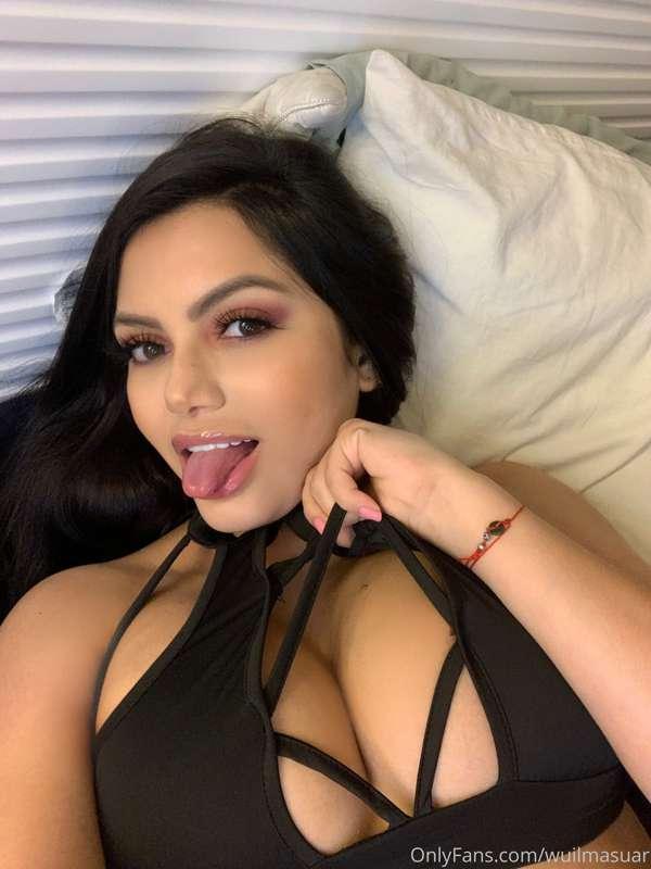 💕 DO YOU WANT ME TO BE YOUR VIRTUAL GIRLFRIEND? 😏🔥Imagine ha..