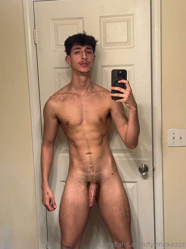 In a world full of assholes be a huge dick 💦