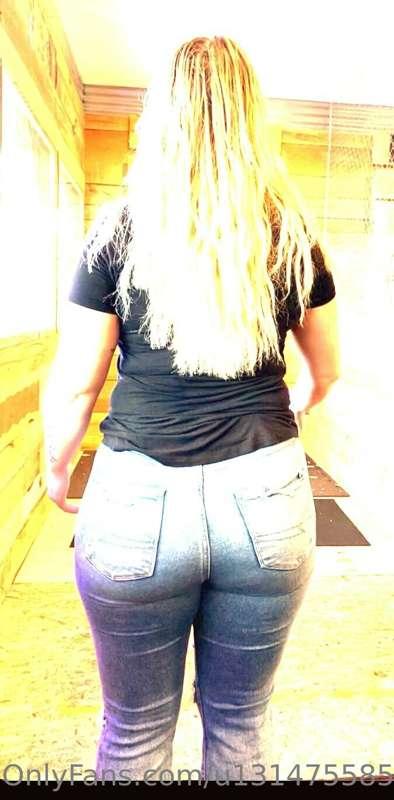 These jeans fit just right!! Do you agree??