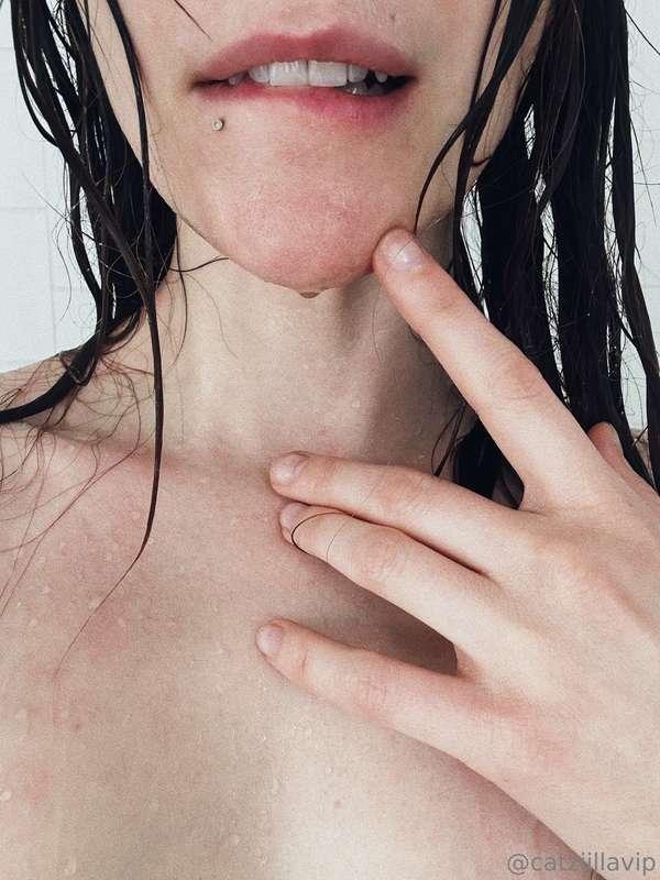 I vant to suck your….cock 🙂‍↕️🤤