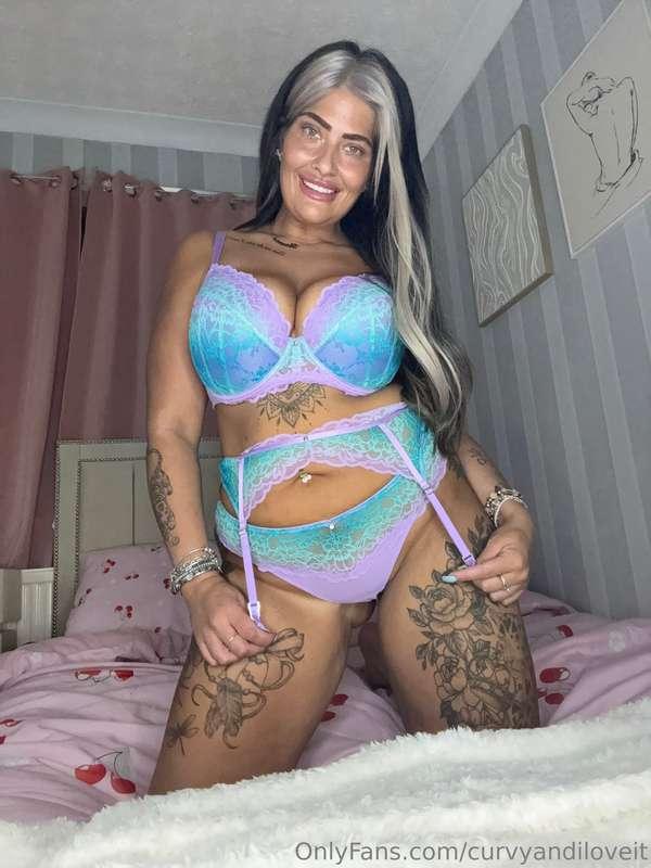 curvyandiloveit image #1