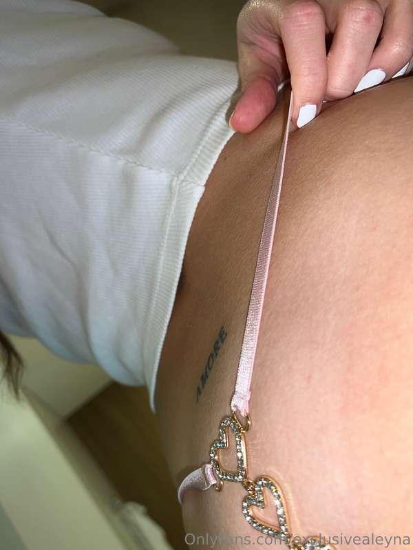 will u slide this tiny little thingy thong off me baby>