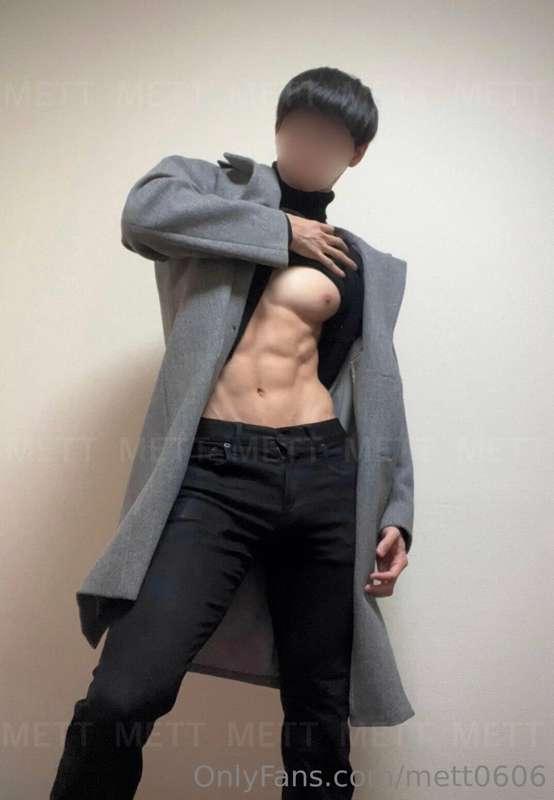 combination of long coat and turtleneck