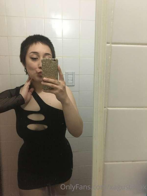 Te gusta mi vestido?🖤