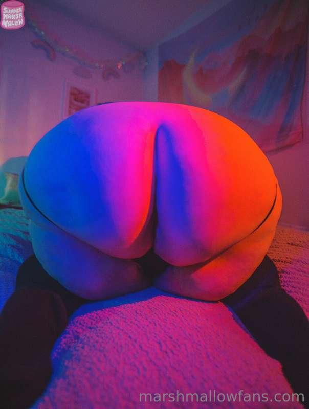 Happy Friday, babes. 💕