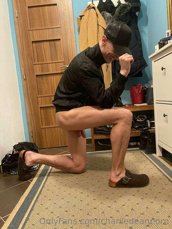 Can I pose for statue making? 😂🙆🏽‍♂️