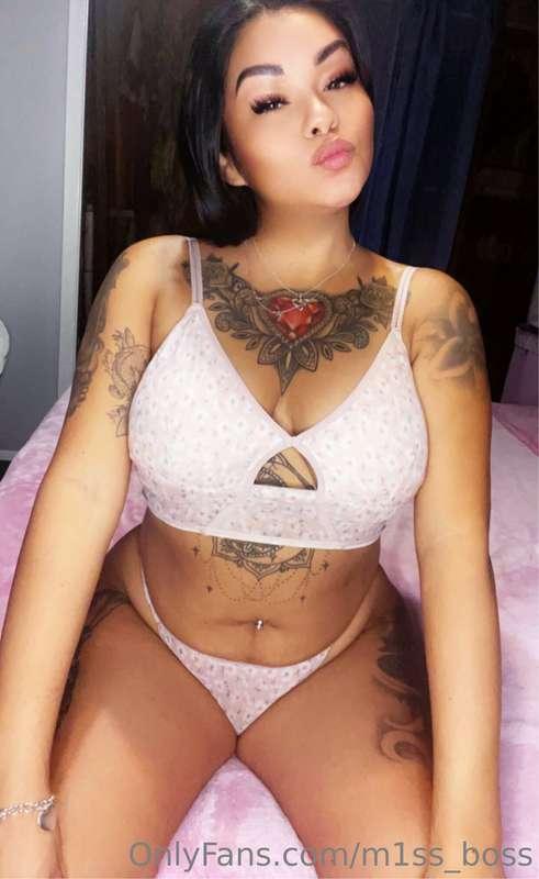 Just out here MiLF’n it 😜
Going live tonight I can’t wait fo..