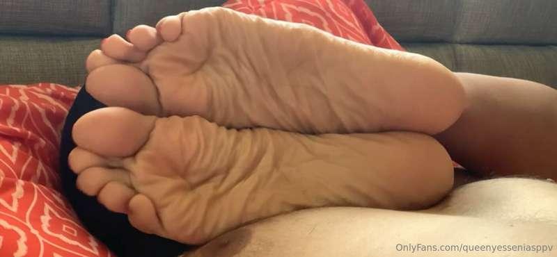 New clip on my paid site…”Good Boy Foot Worship”